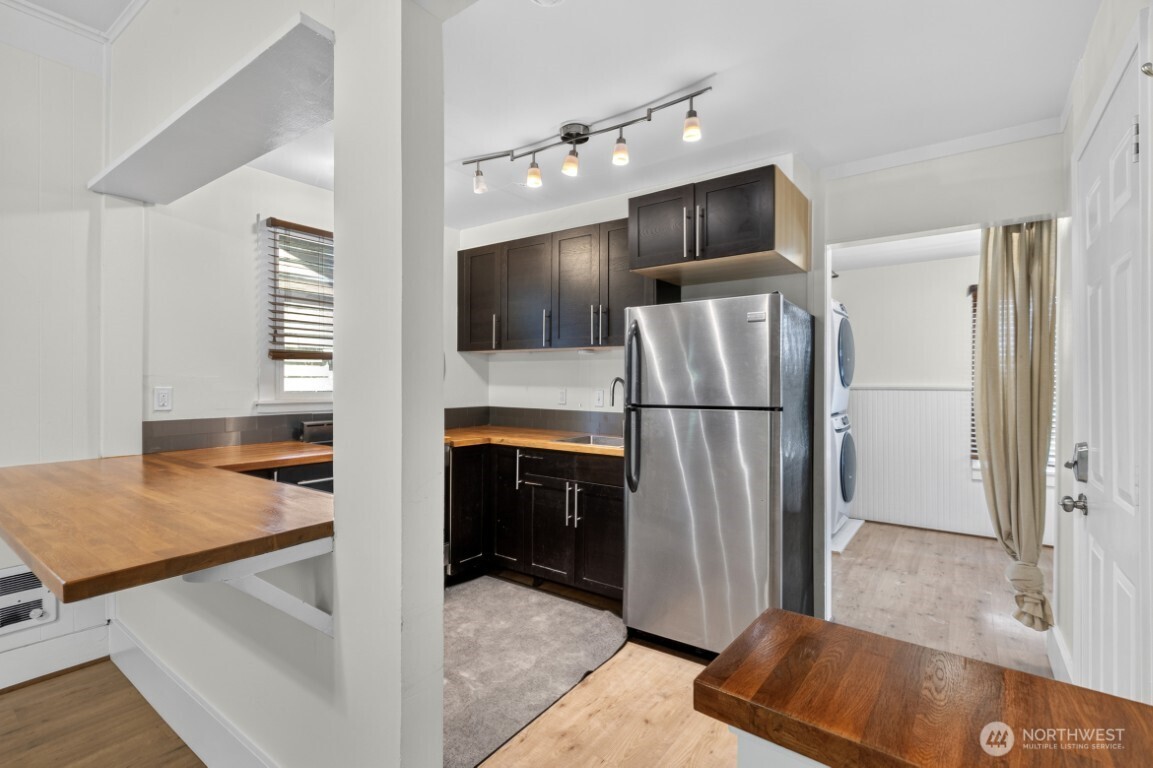 418 North 61st Street, Unit ADU Seattle, WA 98103 - Photo 16 of 23