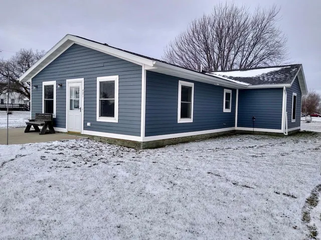 $187,000 | 401 Joe Horachek Street East, Goodridge, MN 56725