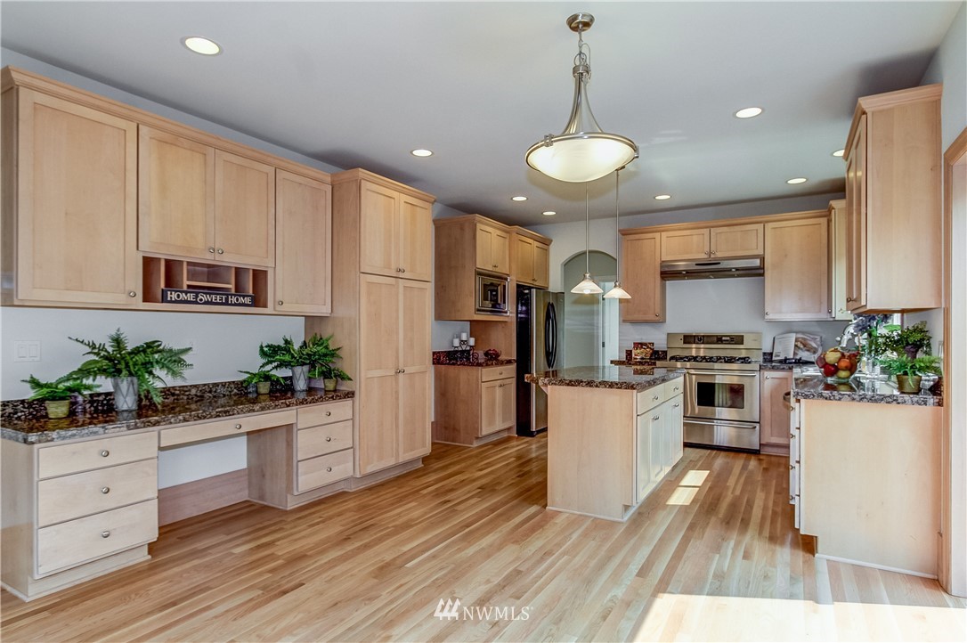 1719 Northeast 24th Street Renton, WA 98056 - Photo 8 of 25