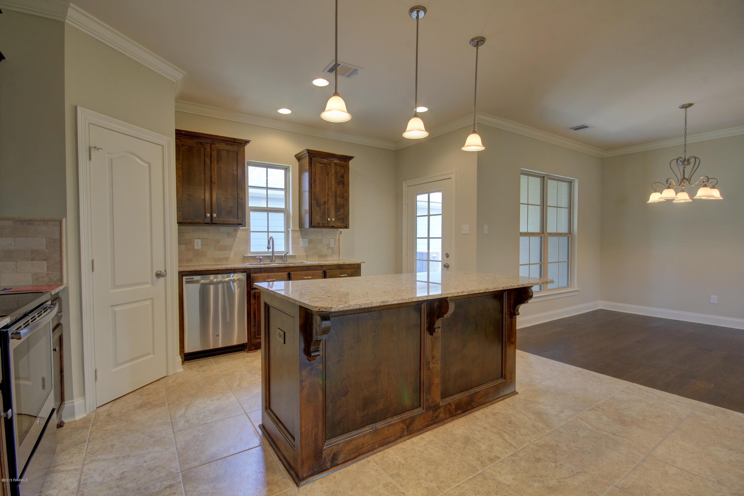 914 Russo Road New Iberia, LA 70563 - Photo 12 of 26 s__21
