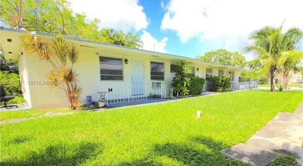 $1,690 | 2120 Northeast 168th Street, Unit C, North Miami Beach, FL 33162