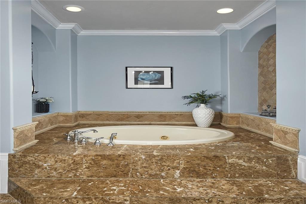 1900 Tiller Terrace Naples, FL 34102 - Photo 23 of 46