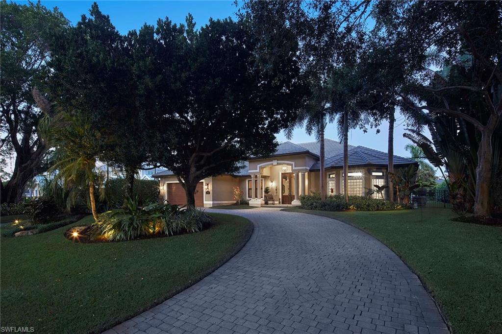 1900 Tiller Terrace Naples, FL 34102 - Photo 33 of 46