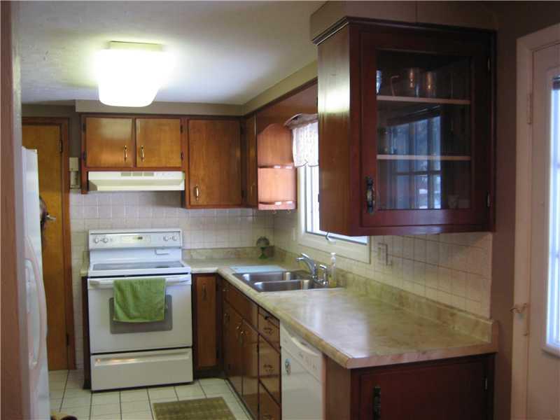 2175 Centerville Road New Stanton, PA 15672 - Photo 6 of 12 Kitchen.