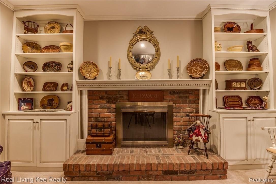 1366 Greenleaf Drive Rochester, MI 48309 - Photo 9 of 29 Fireplace.jpg