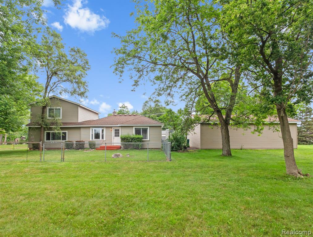 3811 Benstein Road Commerce Township, MI 48382 - Photo 28 of 32 Gallery Image 28