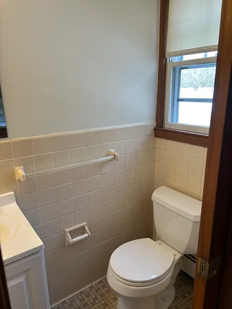 $3,700 | 8 B Schaller Street, Unit 8B, Wellesley, MA 02482