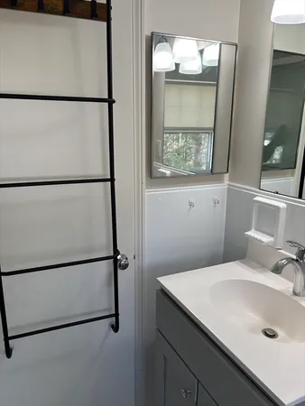 $3,700 | 8 B Schaller Street, Unit 8B, Wellesley, MA 02482
