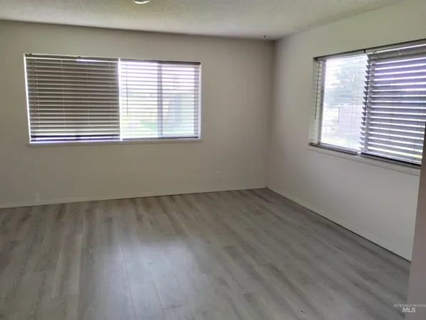 $405,000 | 1298 East 2nd Street, Weiser, ID 83672