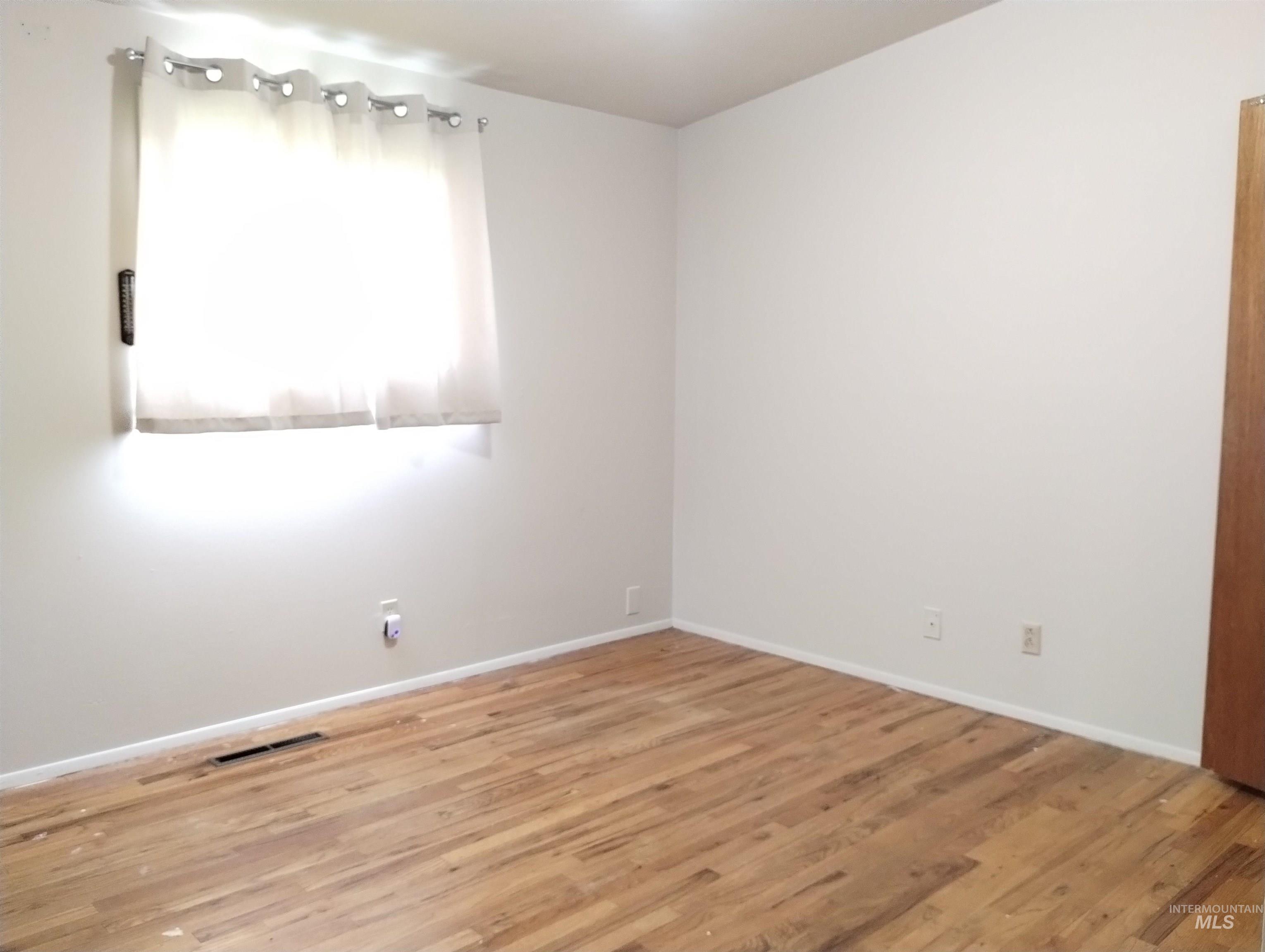 1298 East 2nd Street Weiser, ID 83672 - Photo 18 of 34 Bedroom #2