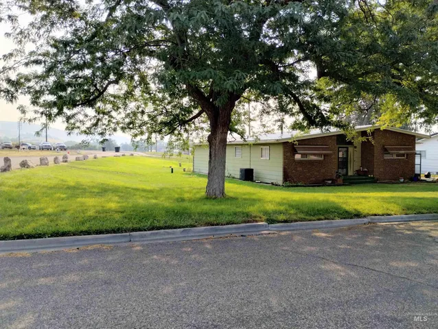 $475,000 | 1298 East 2nd Street, Weiser, ID 83672