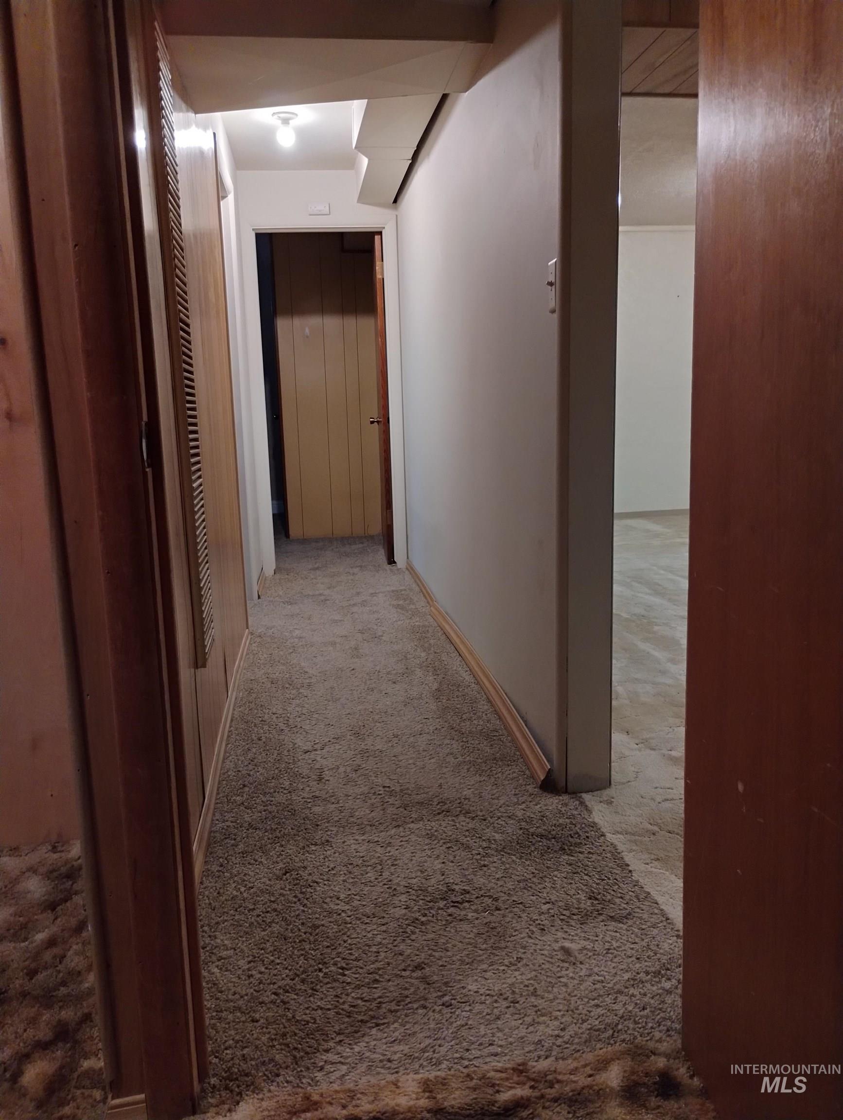 1298 East 2nd Street Weiser, ID 83672 - Photo 26 of 34 Between bedrooms in basement