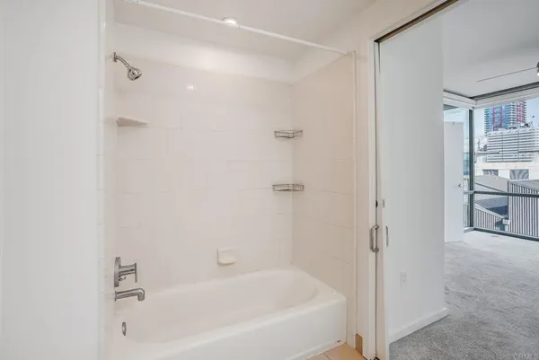 $2,800 | 321 Tenth Avenue, Unit 1303, San Diego, CA 92101