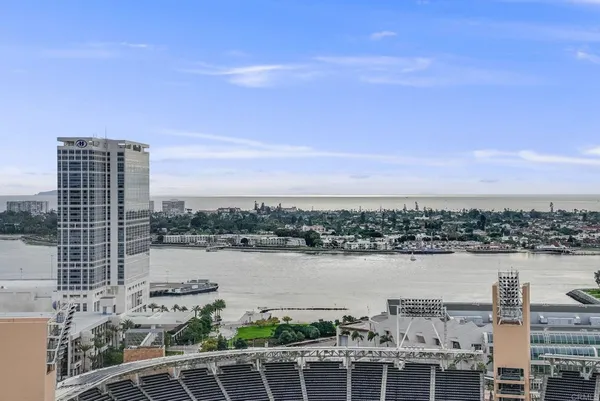 $2,800 | 321 Tenth Avenue, Unit 1303, San Diego, CA 92101
