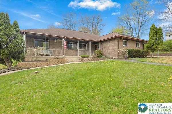 $415,000 | 7 Ardmore Avenue, Tamaqua, PA 18252