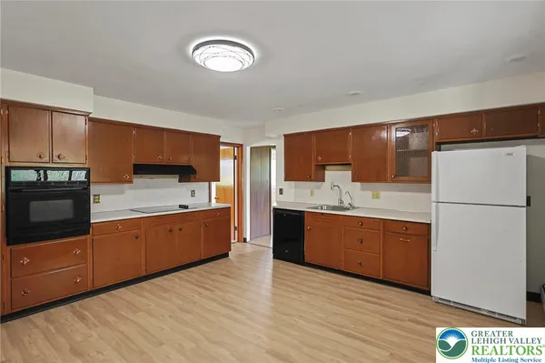 $415,000 | 7 Ardmore Avenue, Tamaqua, PA 18252