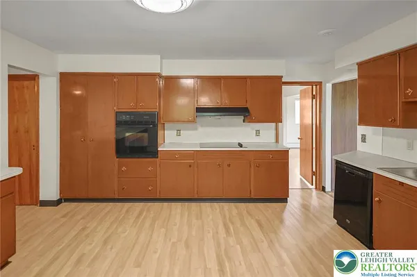 $415,000 | 7 Ardmore Avenue, Tamaqua, PA 18252