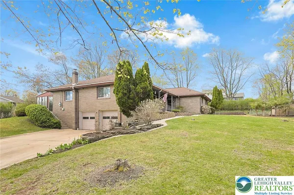 $415,000 | 7 Ardmore Avenue, Tamaqua, PA 18252