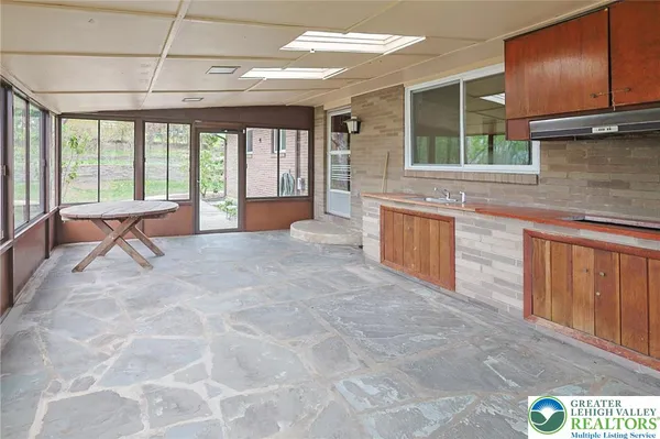 $415,000 | 7 Ardmore Avenue, Tamaqua, PA 18252