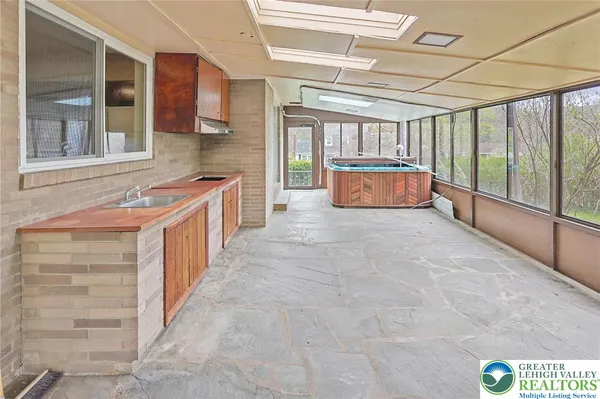 $415,000 | 7 Ardmore Avenue, Tamaqua, PA 18252