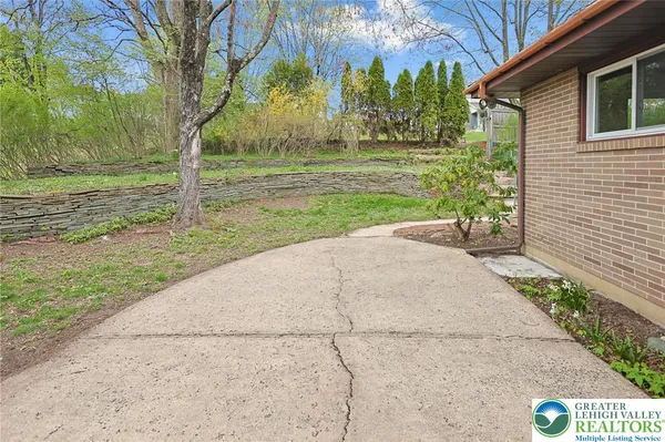 $415,000 | 7 Ardmore Avenue, Tamaqua, PA 18252