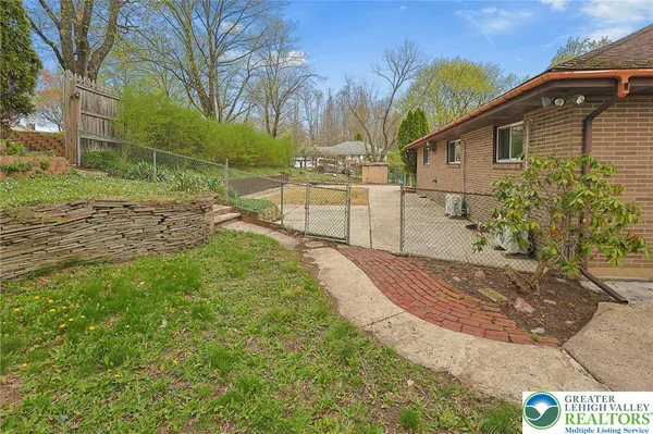 $415,000 | 7 Ardmore Avenue, Tamaqua, PA 18252