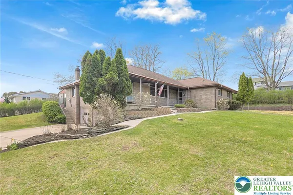 $415,000 | 7 Ardmore Avenue, Tamaqua, PA 18252