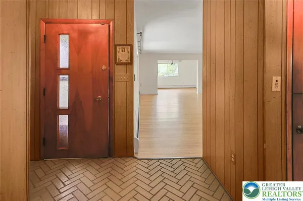 $415,000 | 7 Ardmore Avenue, Tamaqua, PA 18252