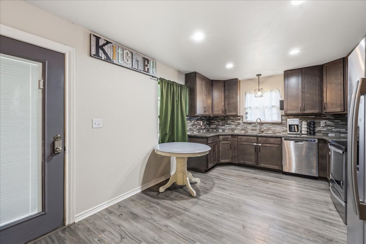 270 Pug Road Vidor, TX 77662 - Photo 8 of 20