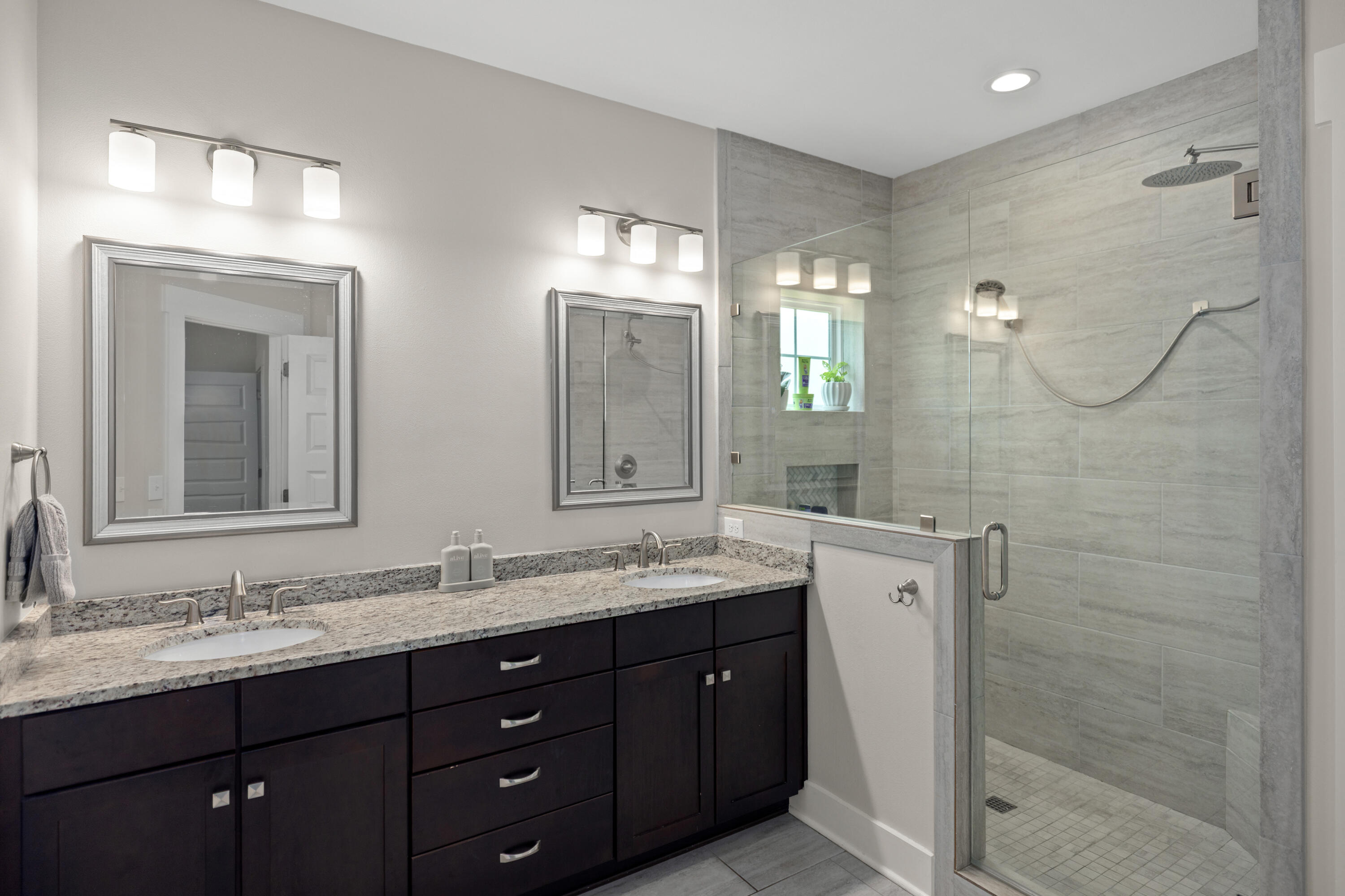 1170 Deer Moss Loop Niceville, FL 32578 - Photo 20 of 73 Master Bathroom