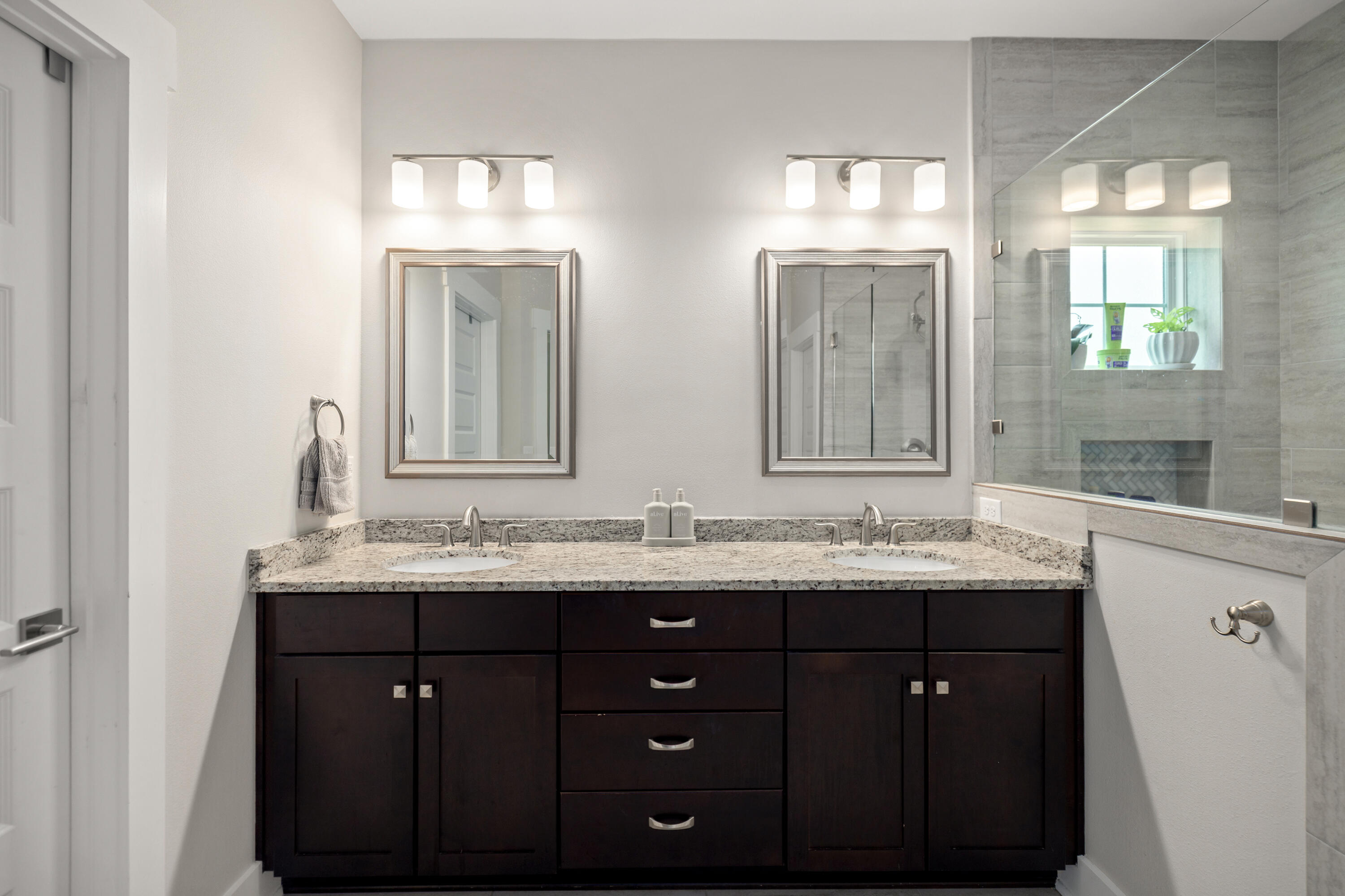 1170 Deer Moss Loop Niceville, FL 32578 - Photo 21 of 73 Master Bathroom