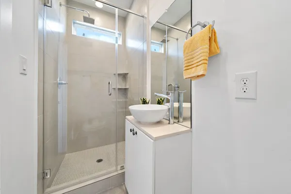 $2,800 | 1406 Valentine Street, Unit A, Houston, TX 77019