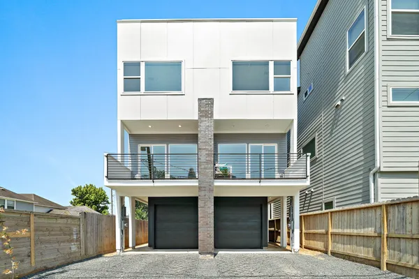 $2,800 | 1406 Valentine Street, Unit A, Houston, TX 77019