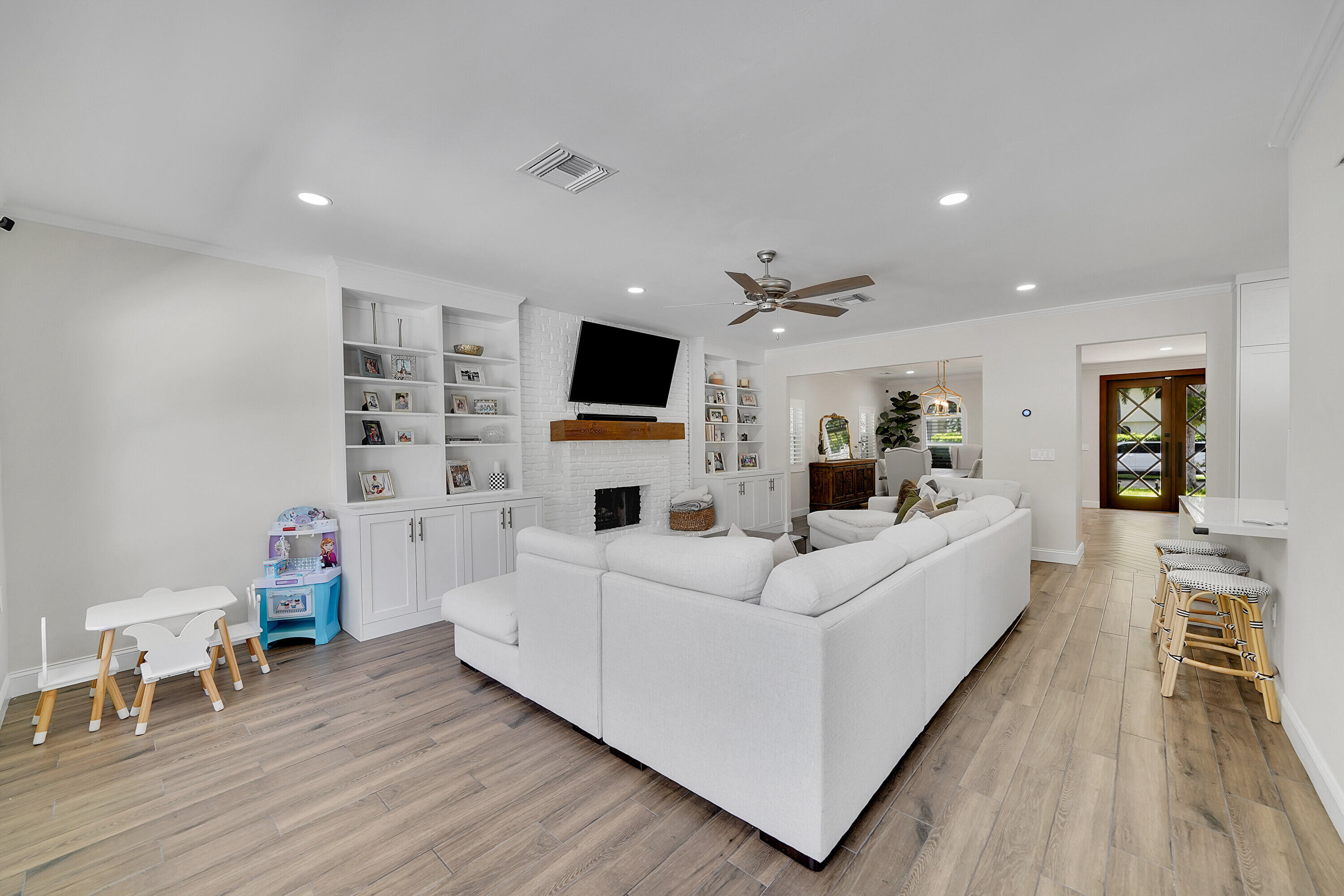 2601 Northwest 28th Terrace Boca Raton, FL 33434 - Photo 16 of 88 Custom Build-ins