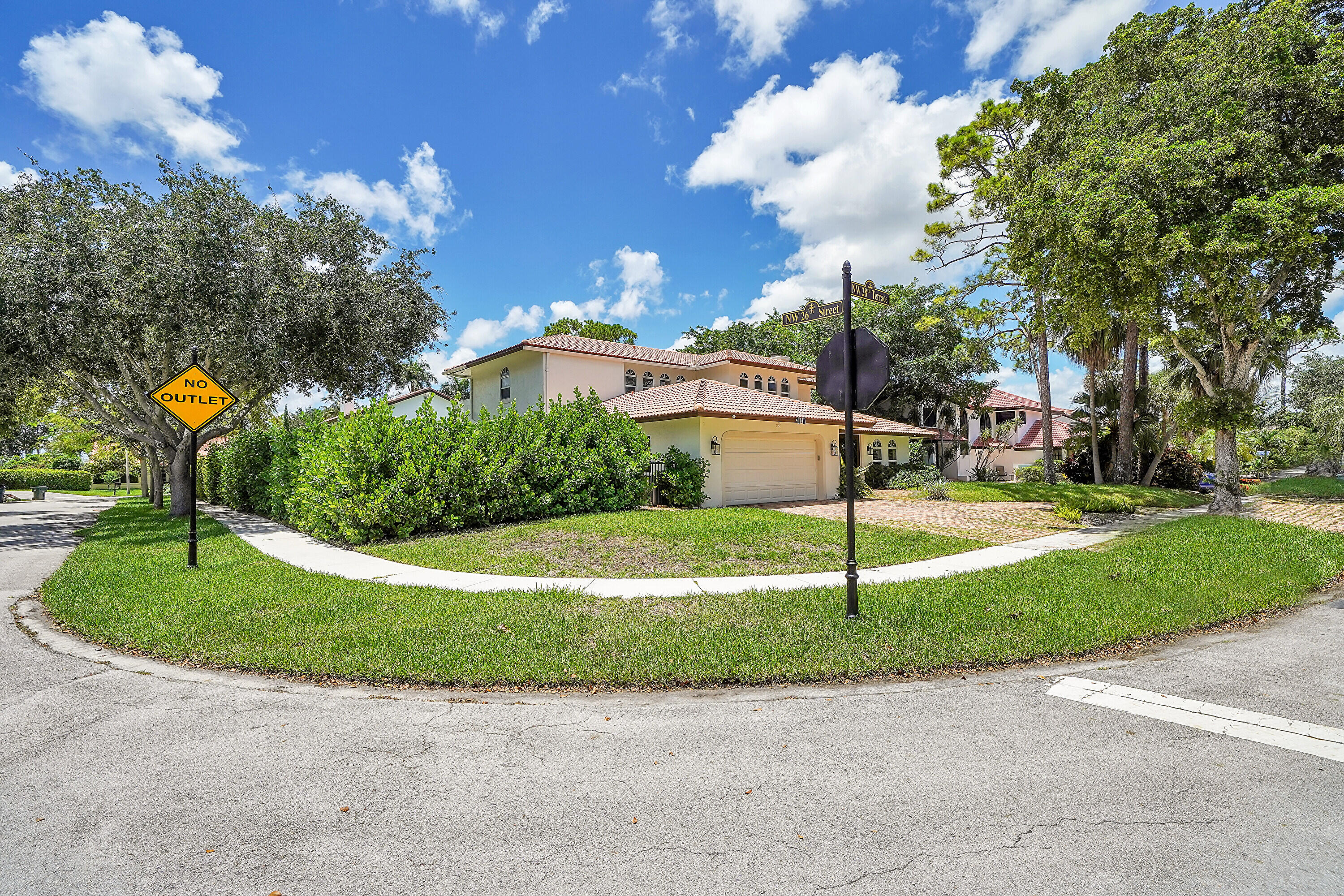 2601 Northwest 28th Terrace Boca Raton, FL 33434 - Photo 4 of 88 Corner lot