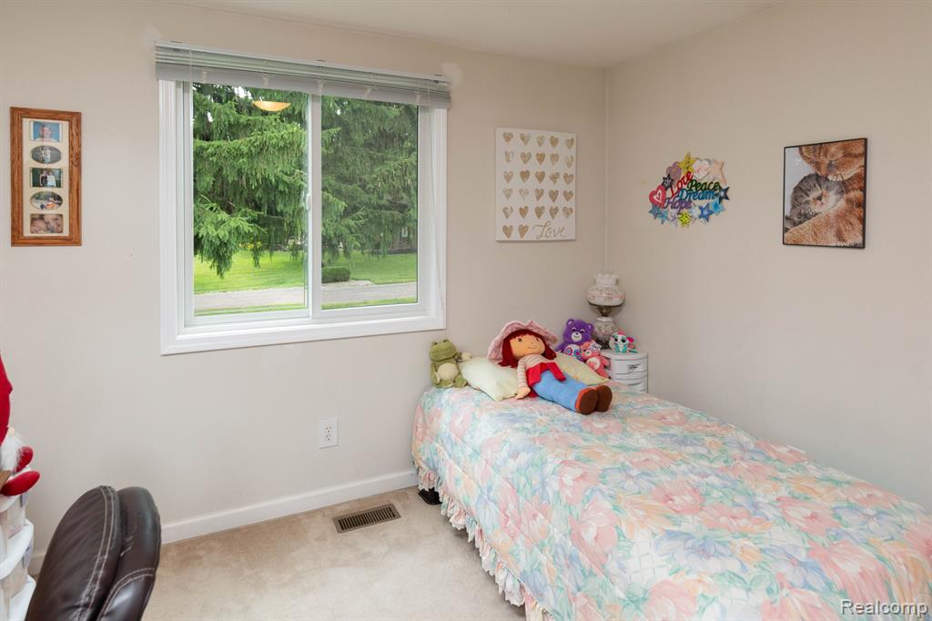 9026 Woodside Road Northville, MI 48167 - Photo 28 of 56