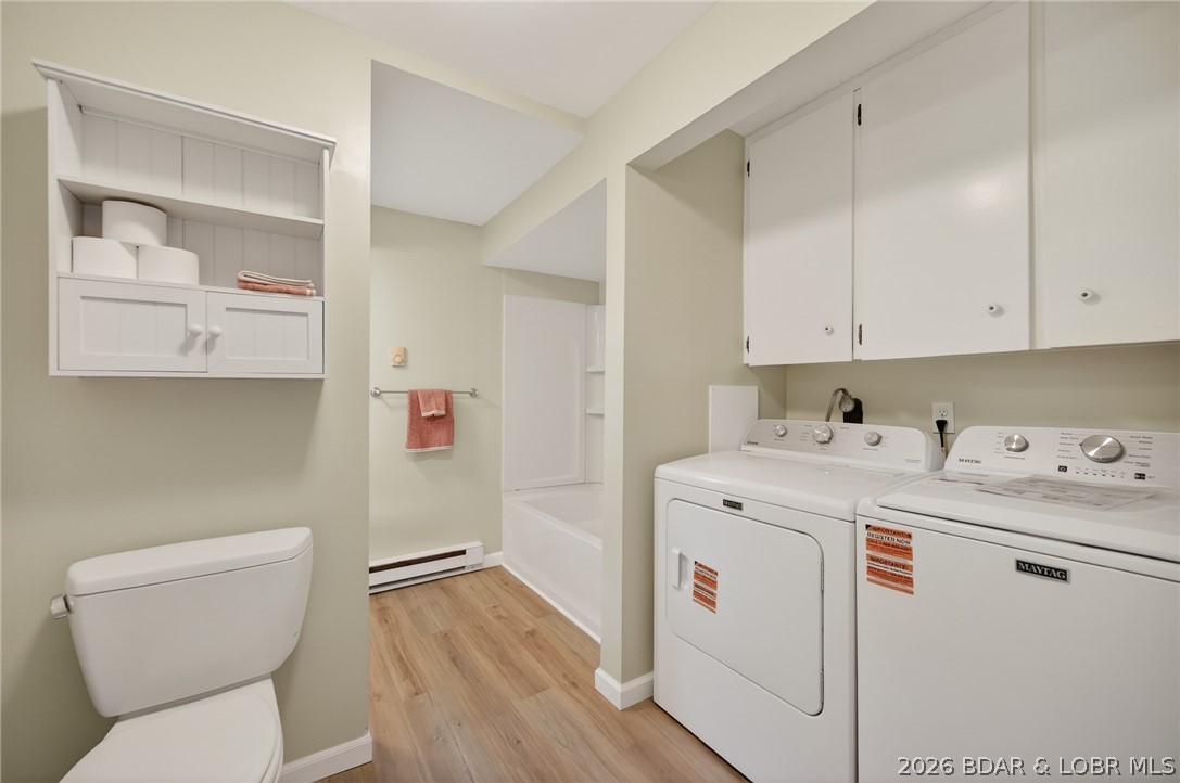 177 Storage Road Eldon, MO 65026 - Photo 25 of 34 The common full bath is an example of a highly fun