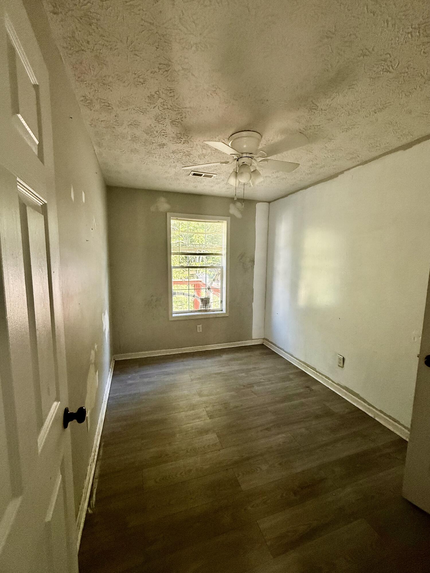 1225 South Irvine Road Irvine, KY 40336 - Photo 10 of 15 Bedroom