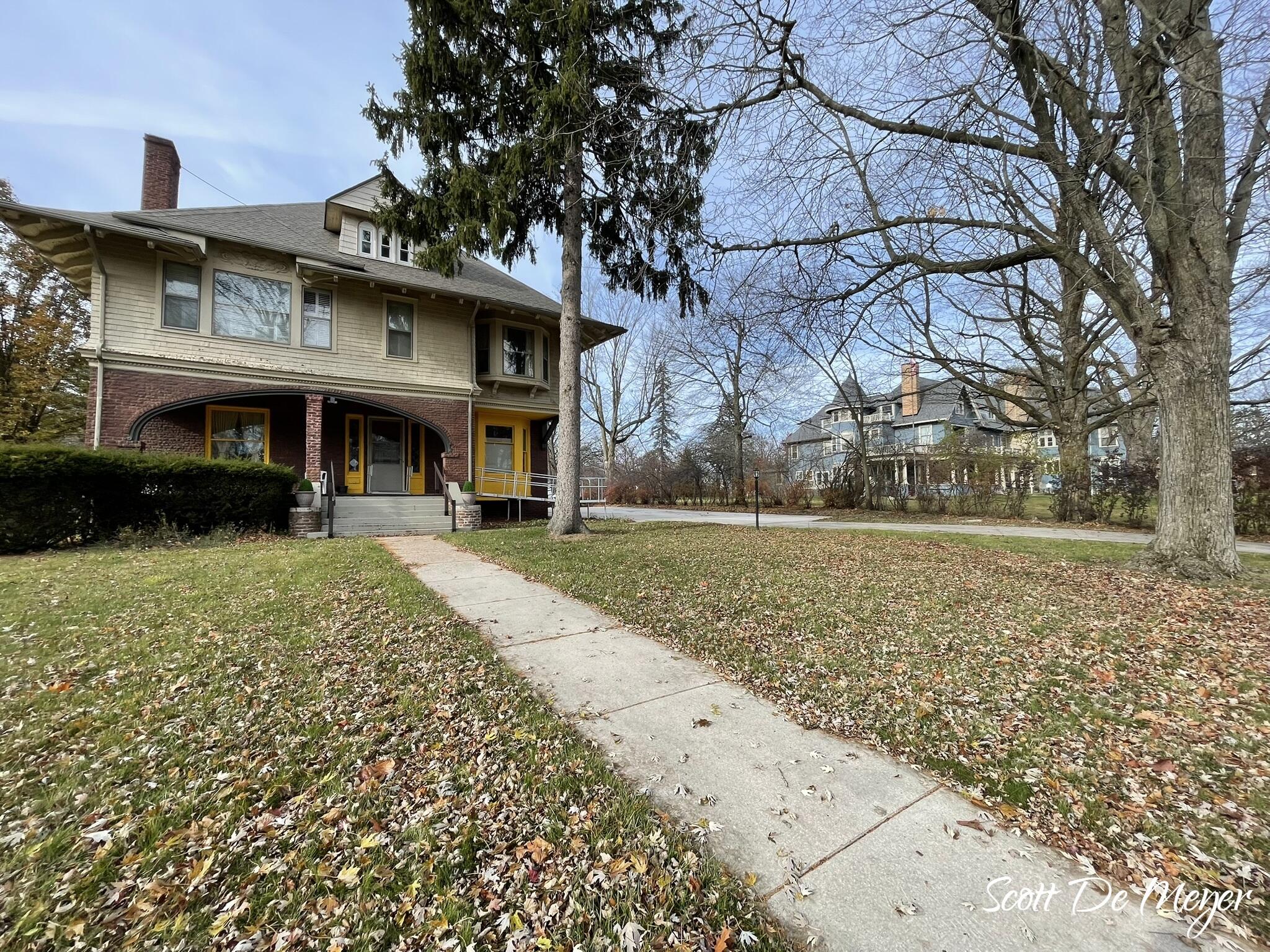 623 North State Street Alma, MI 48801 - Photo 2 of 82 IMG_5303