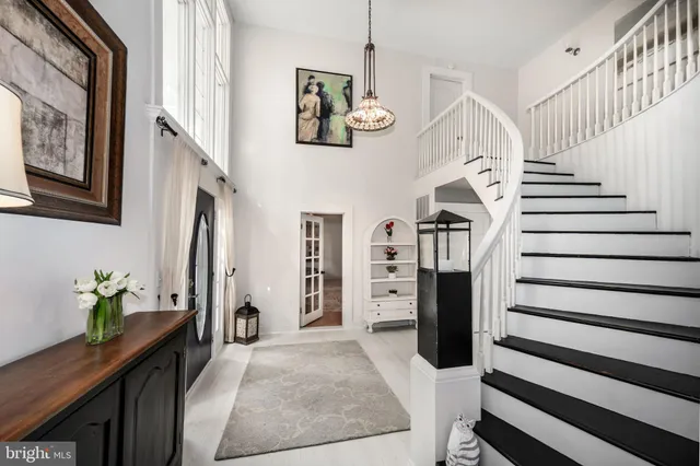 a view of entryway and hall