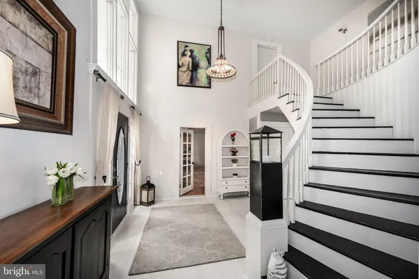 a view of entryway and hall