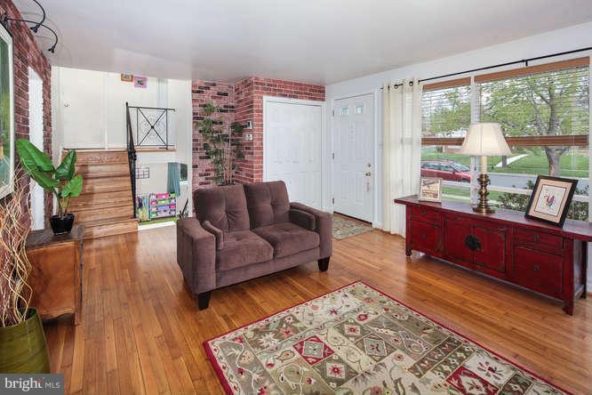 3404 May Street Silver Spring, MD 20906 - Photo 3 of 30 Living Room