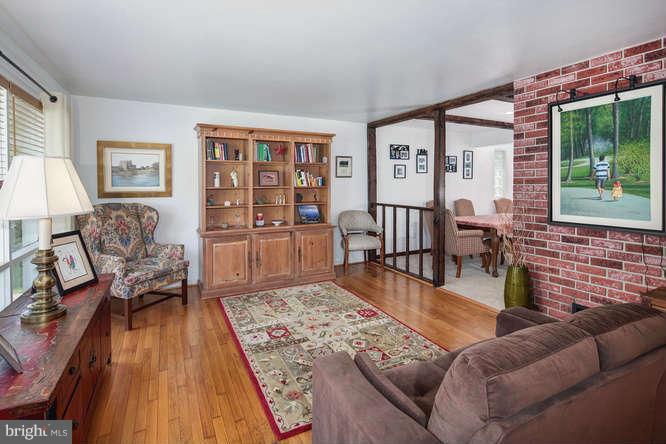 3404 May Street Silver Spring, MD 20906 - Photo 4 of 30 Living Room