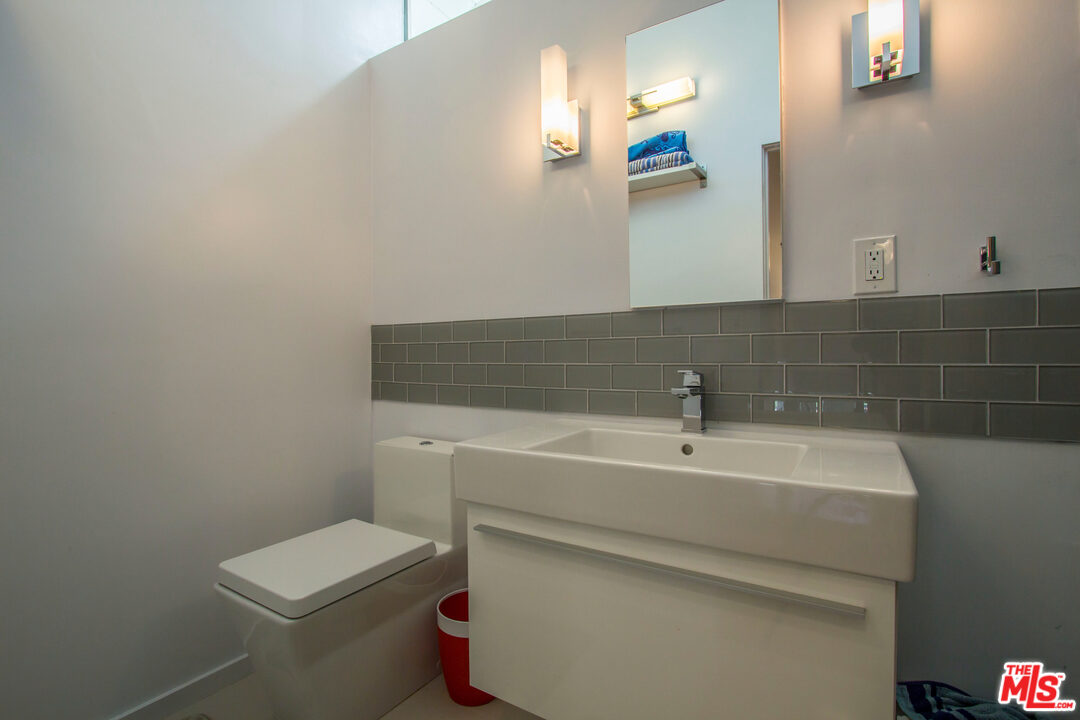 24355 Little Valley Road Hidden Hills, CA 91302 - Photo 32 of 45 Gallery Image 32