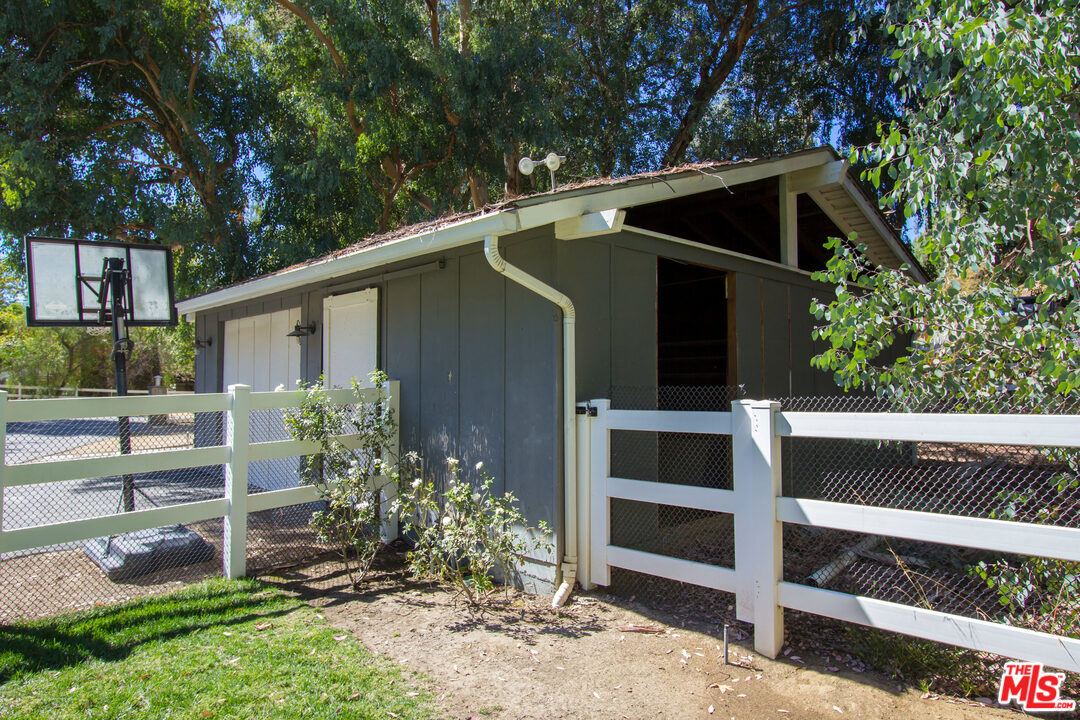 24355 Little Valley Road Hidden Hills, CA 91302 - Photo 44 of 45 Gallery Image 44