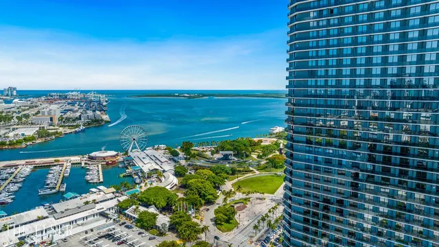 $8,650 | 398 Northeast 5th Street, Unit 4018, Miami, FL 33132