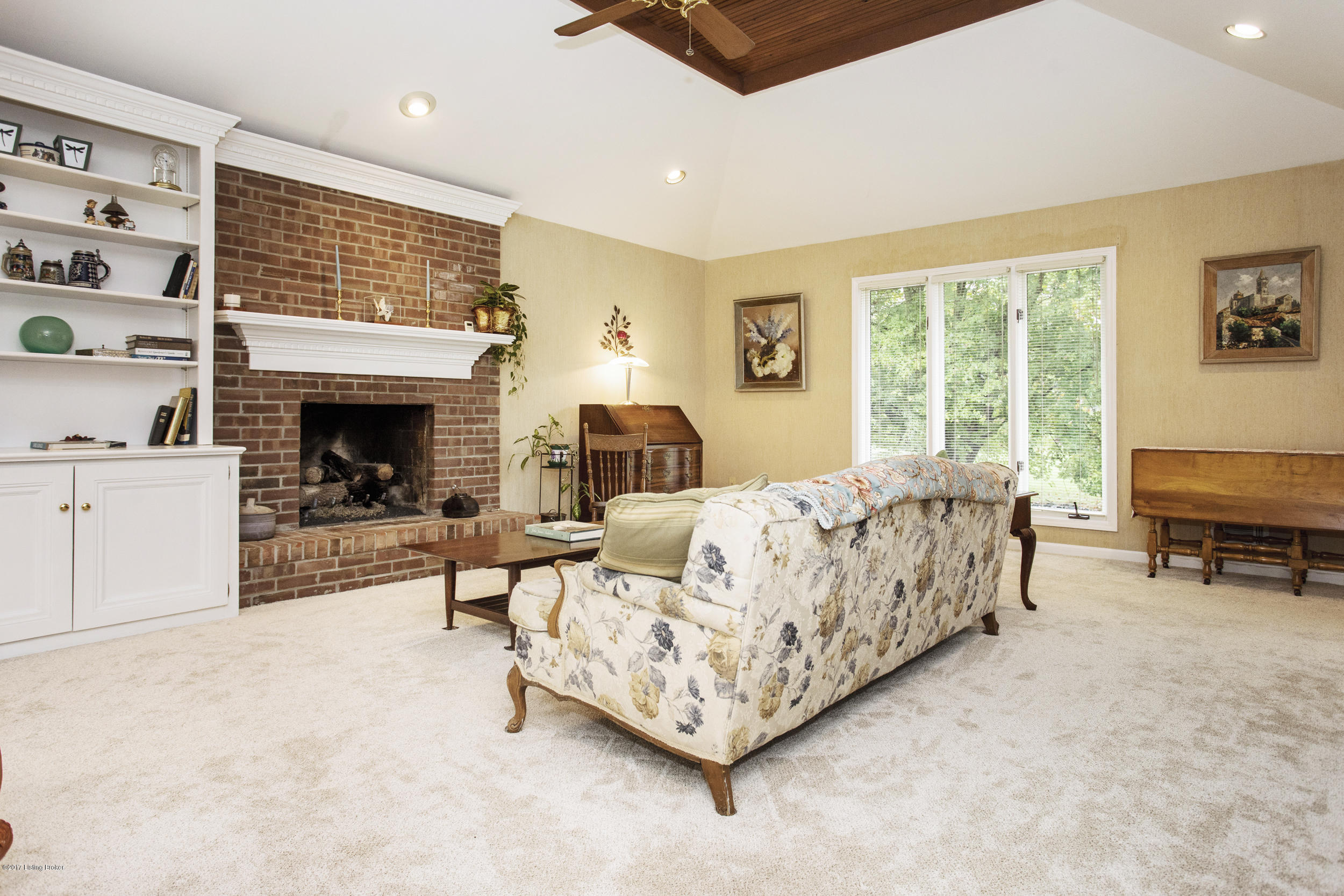 1910 North Rose Island Road Prospect, KY 40059 - Photo 4 of 38 4-living room