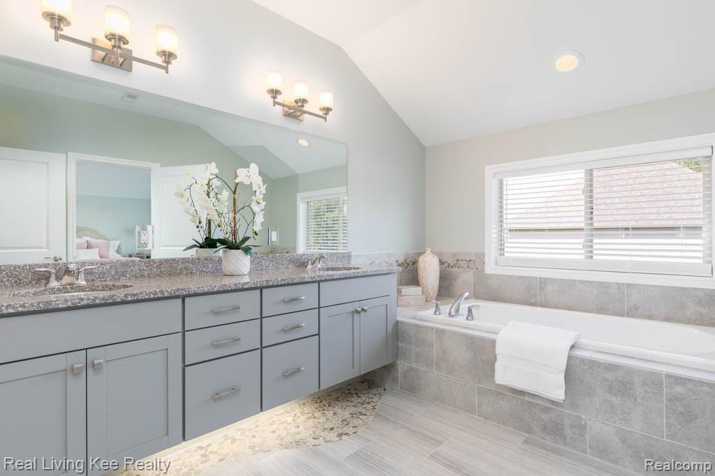 2715 Brook View Lane Troy, MI 48085 - Photo 25 of 41