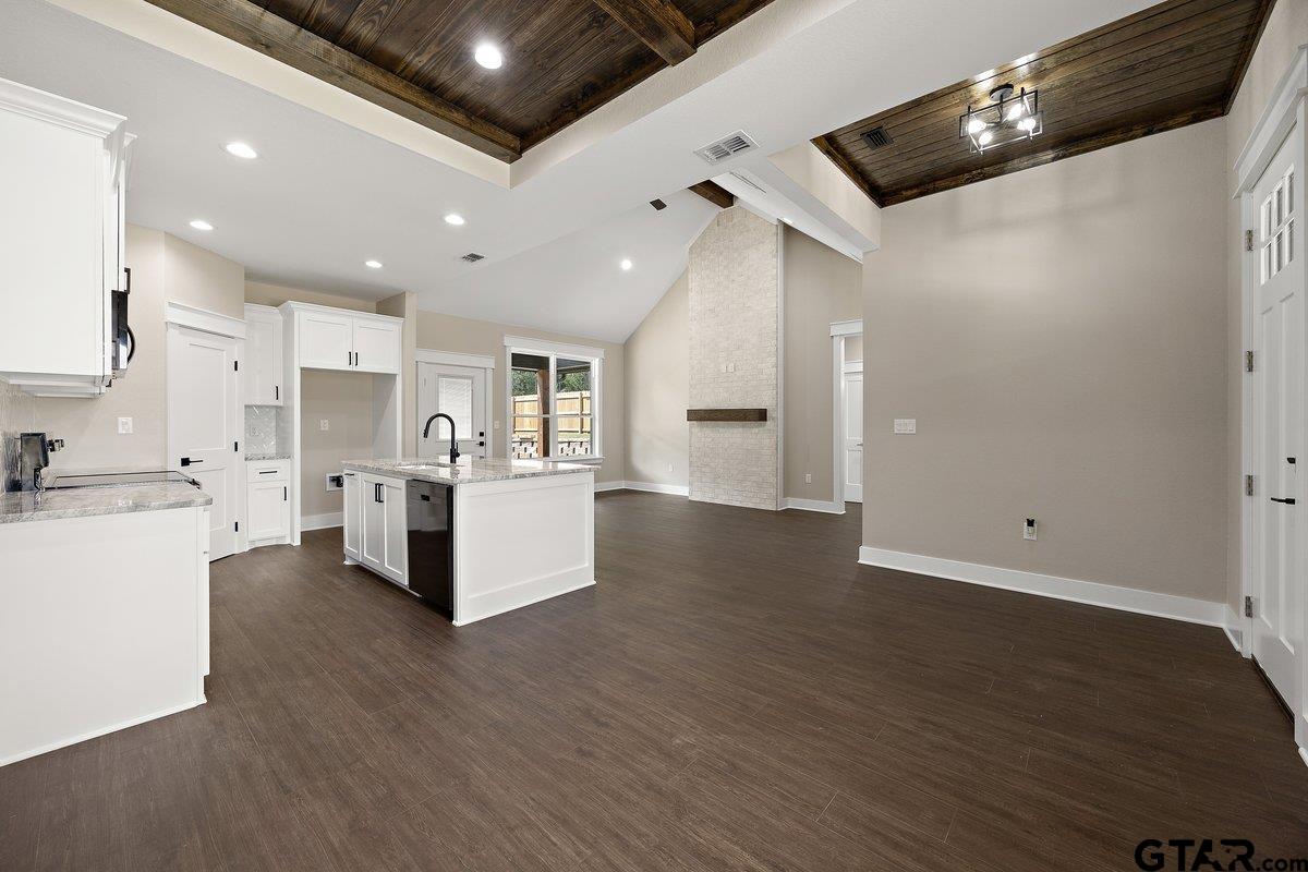 205 Ellis Street Rusk, TX 75785 - Photo 6 of 19