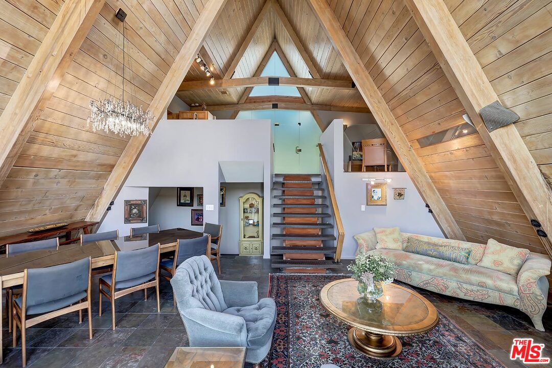 13400 Chalon Road Los Angeles, CA 90049 - Photo 18 of 22 Gallery Image 18